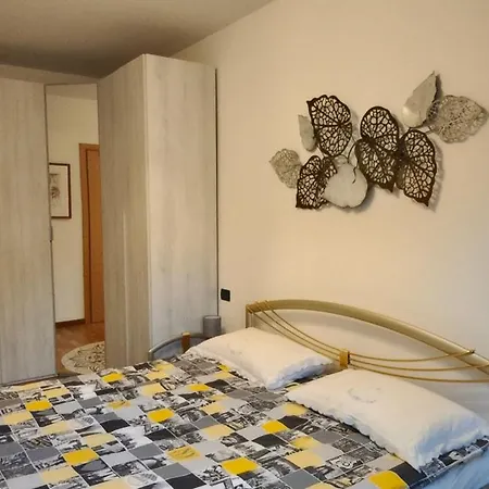 La Casa Al Mare Di Rossella Apartment *