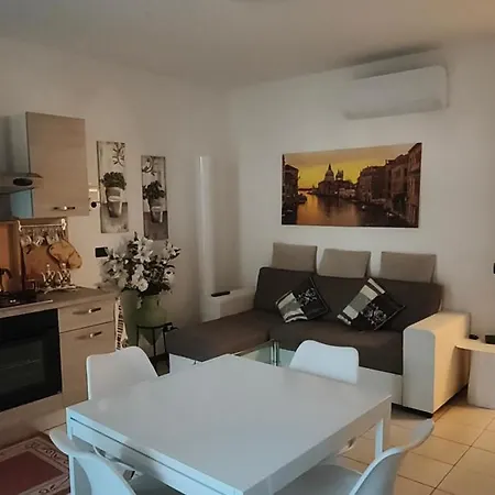 Apartment La Casa Al Mare Di Rossella